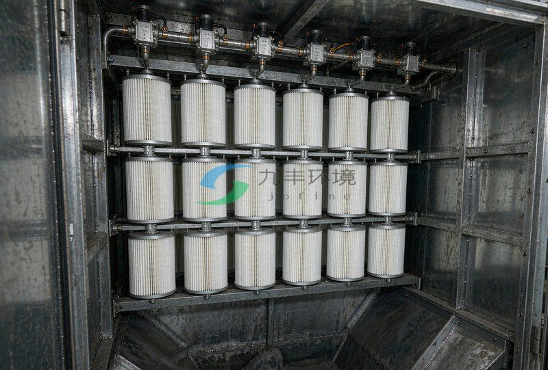 滤筒除尘器内部滤筒与脉冲清灰装置